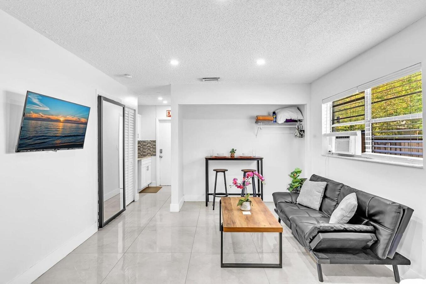 New 2 Bed Studio Close To Beach & Casino Ha04 Χόλιγουντ Εξωτερικό φωτογραφία
