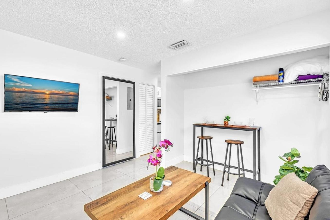 New 2 Bed Studio Close To Beach & Casino Ha04 Χόλιγουντ Εξωτερικό φωτογραφία