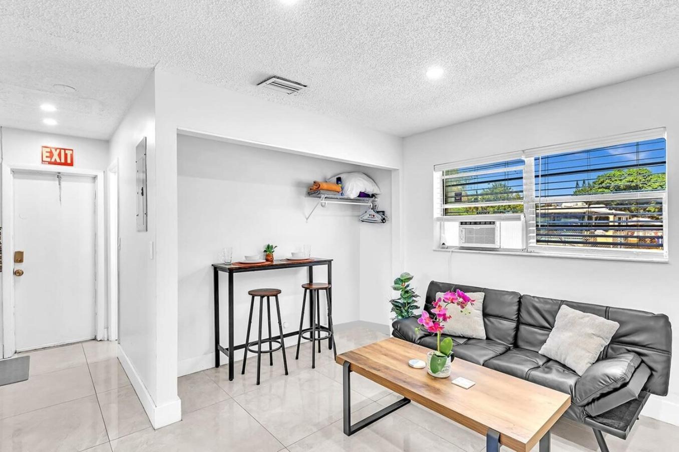New 2 Bed Studio Close To Beach & Casino Ha04 Χόλιγουντ Εξωτερικό φωτογραφία