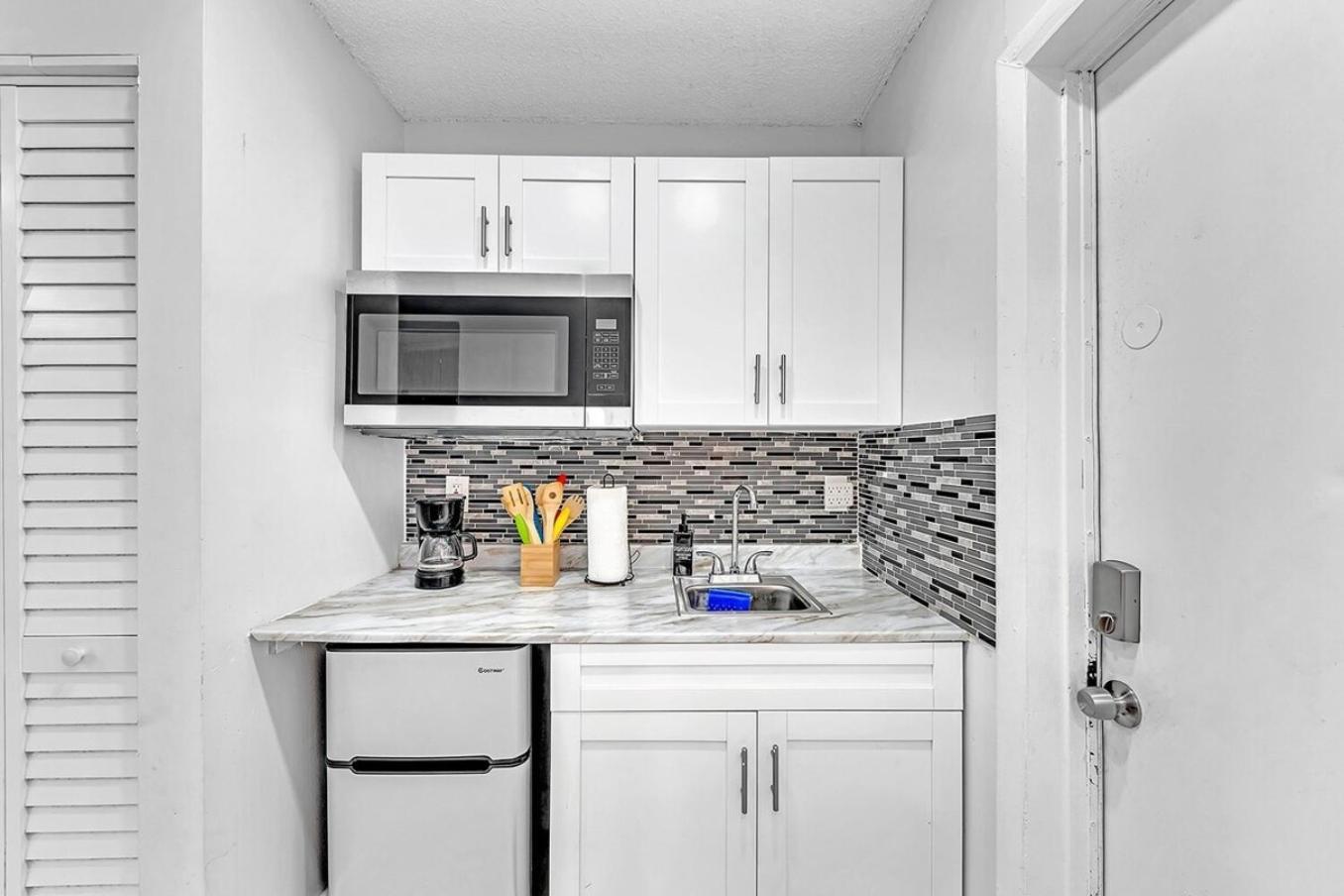 New 2 Bed Studio Close To Beach & Casino Ha04 Χόλιγουντ Εξωτερικό φωτογραφία